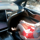 Imagen para el artículo titulado Una pareja graba la primera escena sexual de una película porno en un Tesla con el autopilot activado